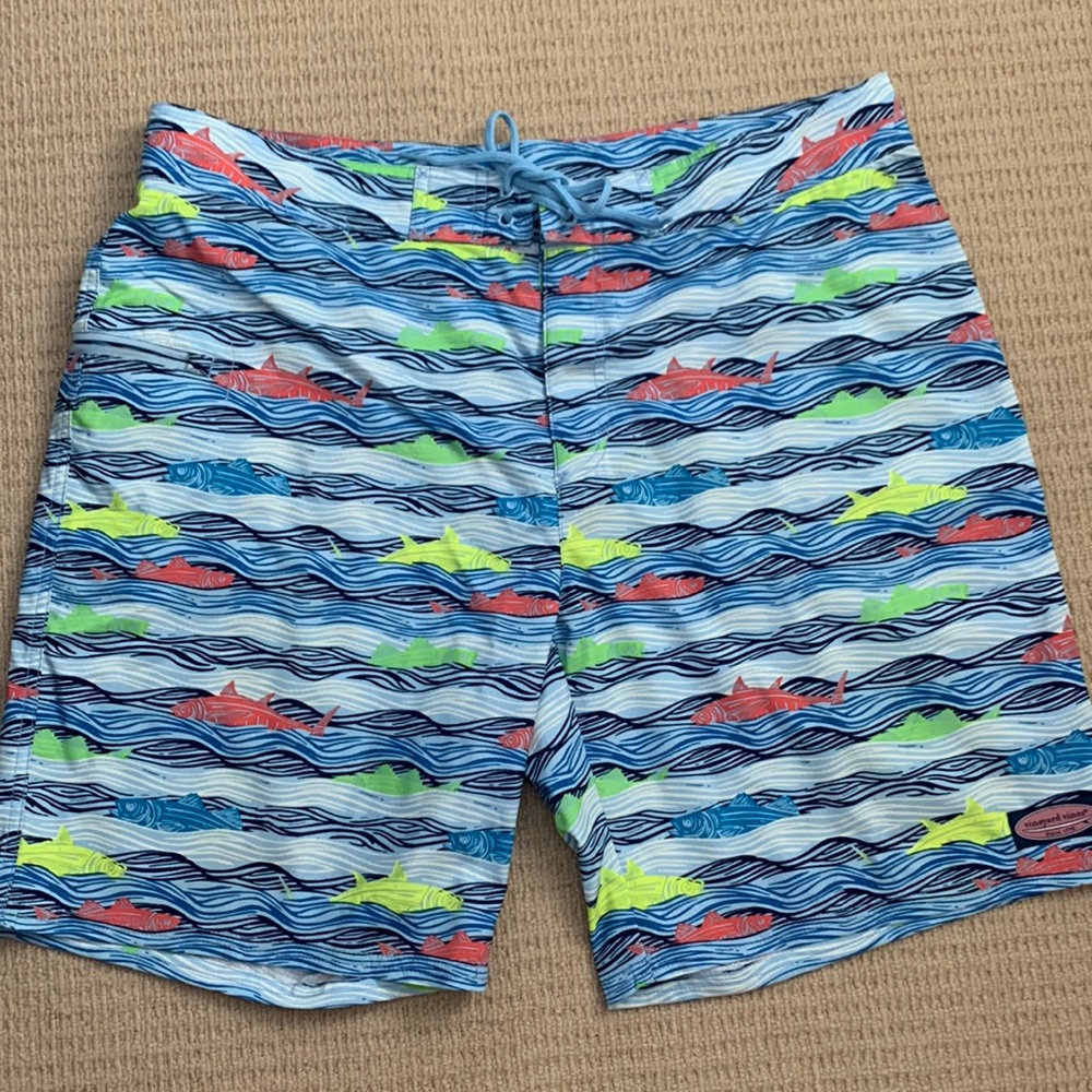 Vineyard Vines board short